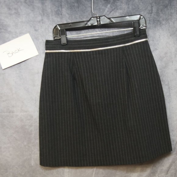 Pinstriped mini skirt - Picture 2 of 2